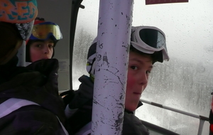 Lucas et Tom dans la cabine à la descente